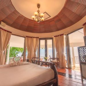 Deluxe Zimmer mit Kingsize-Bett und mit Strandblick